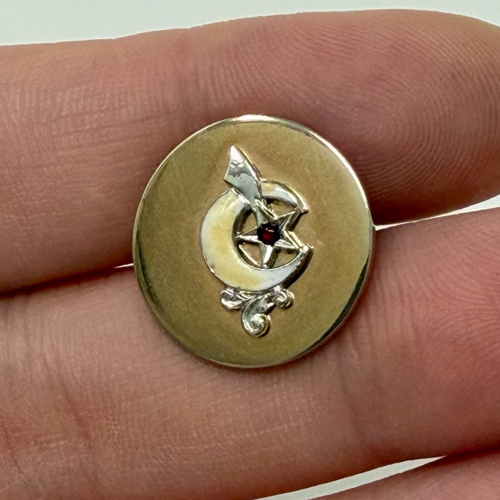 **SINGLE - Shriner Masonic SWANK Gold Tone Cufflink Crescent and Star Emblem